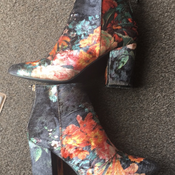 Yoki ladies colourful suede like size 10 ankle boots - Picture 5 of 15